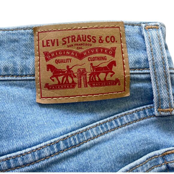 Levi’s Wedgie Fit Jeans Women's 28 Light Wash High-Rise Distressed Vintage - Picture 3 of 11